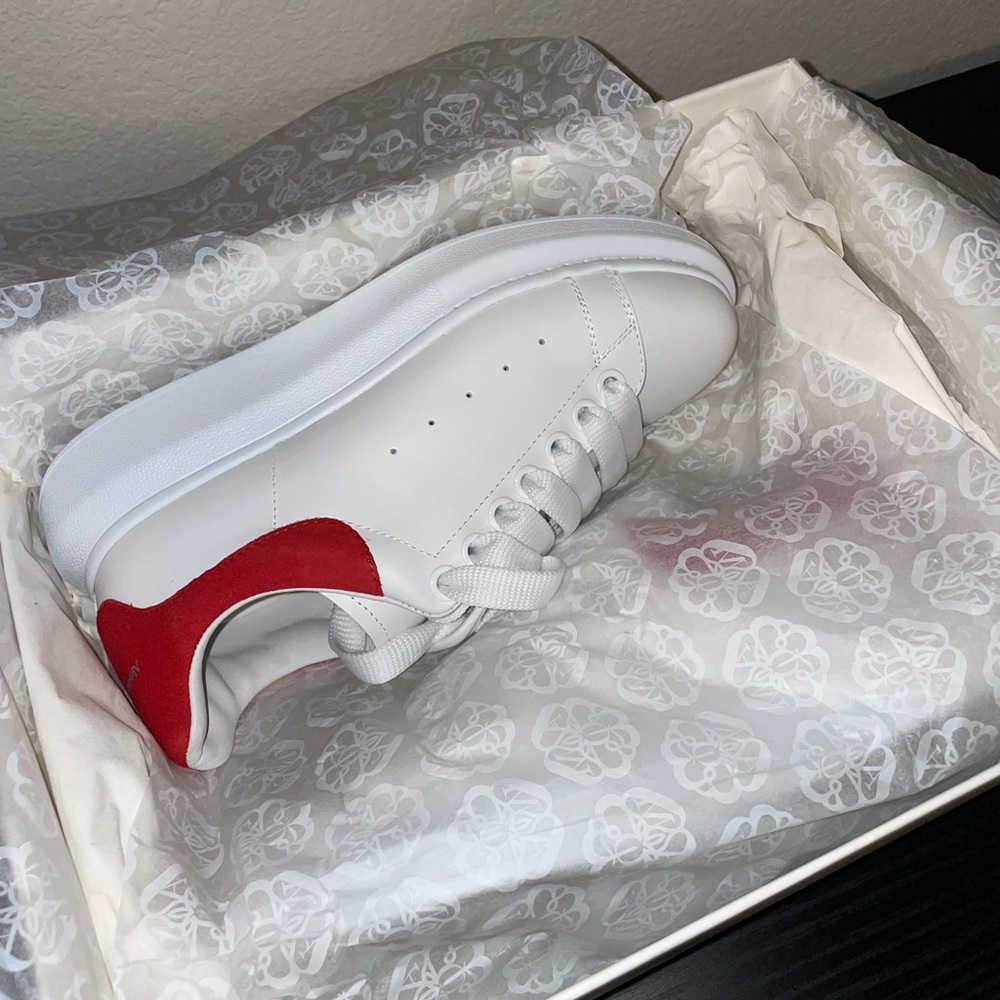 Alexander McQueen Sneakers 💯 Authentic - Picture 4 of 14